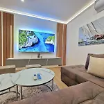 Luxury Apartment. 75 Inches Tv * Várna