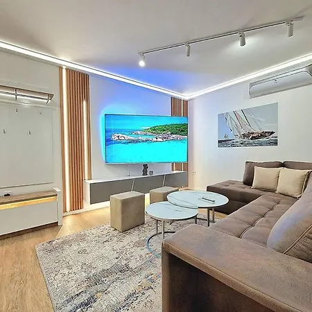 Luxury Apartment. 75 Inches Tv * Várna