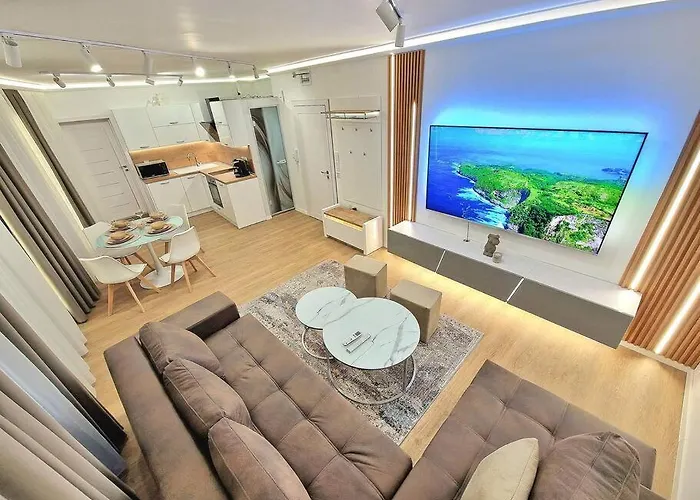 Luxury Apartment. 75 Inches Tv דירה