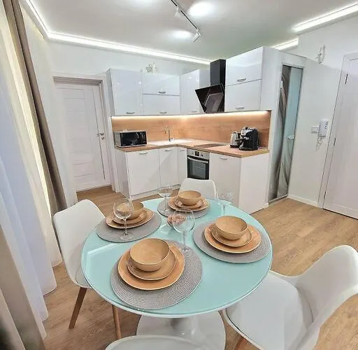 Luxury Apartment. 75 Inches Tv וארנה