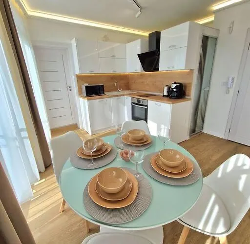 Luxury Apartment. 75 Inches Tv * וארנה