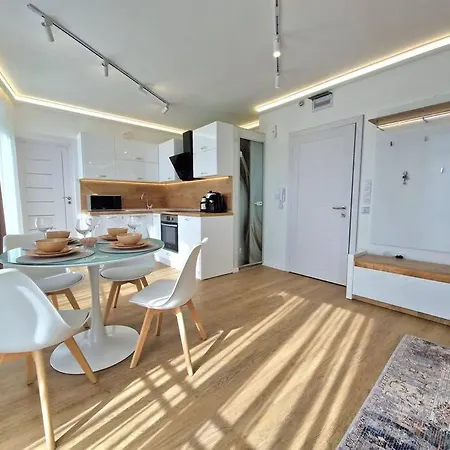 Luxury Apartment. 75 Inches Tv Apartment