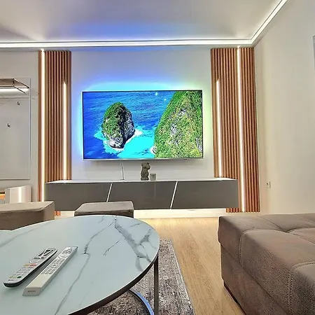 Luxury Apartment. 75 Inches Tv Apartment Warna