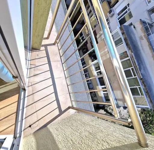 Luxury Apartment. 75 Inches Tv Várna