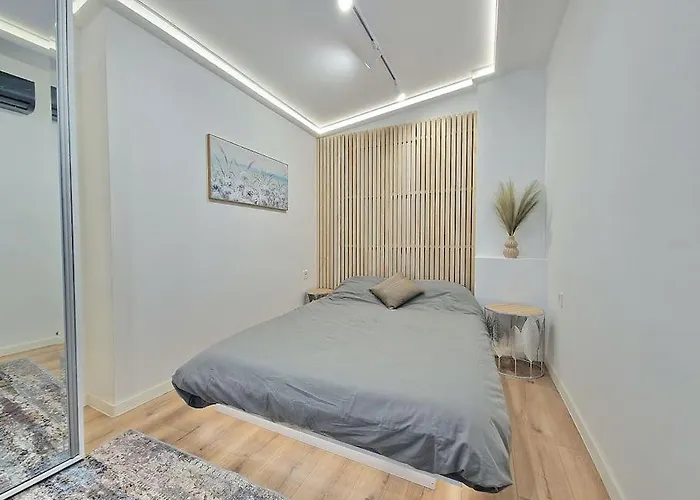 Luxury Apartment. 75 Inches Tv Apartment Varna