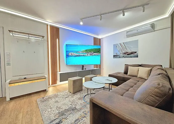 Luxury Apartment. 75 Inches Tv * Varna