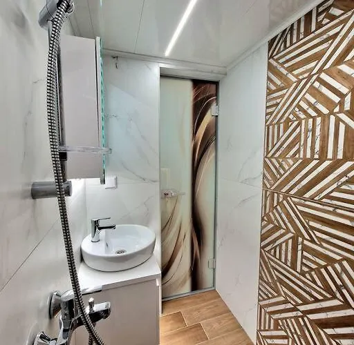 Luxury Apartment. 75 Inches Tv Apartman Várna