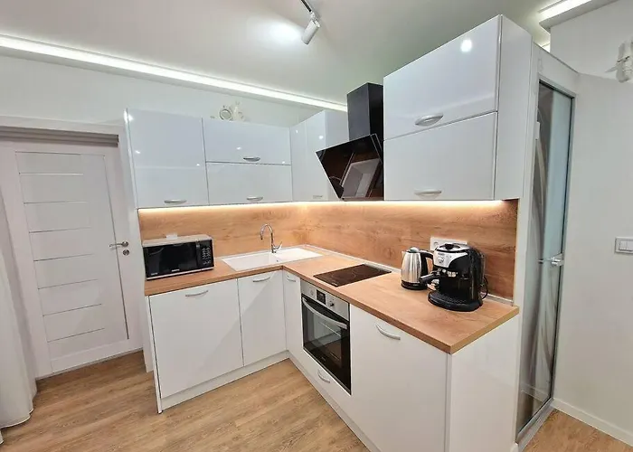 Luxury Apartment. 75 Inches Tv Apartment *